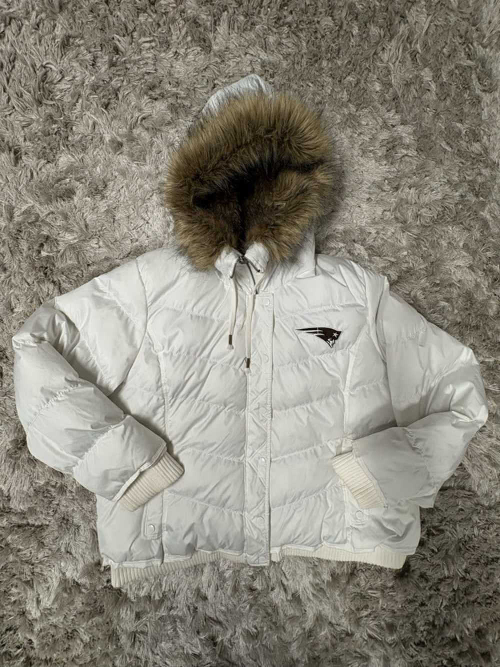 NFL 4XL Patriots White Puffer Jacket with Faux Fur Trim